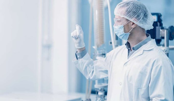 Wie die Pharmaindustrie die Digitalisierung ihrer Betriebsabläufe vorantreibt: 4 Anwendungsbeispiele aus der Praxis
